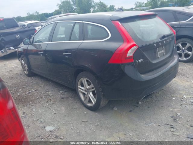 YV1612SB4F1212902 Volvo V60 T5 Premier