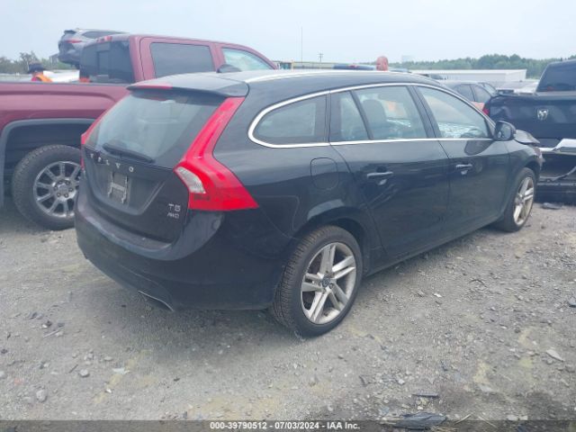 YV1612SB4F1212902 Volvo V60 T5 Premier