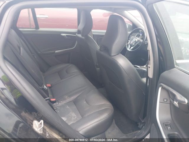 YV1612SB4F1212902 Volvo V60 T5 Premier