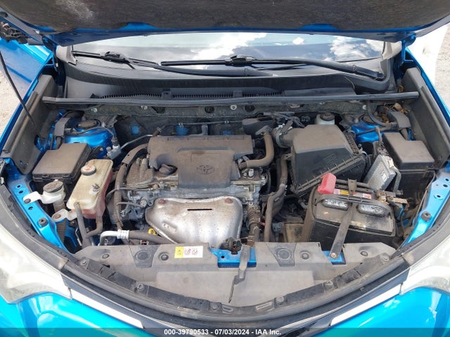 Toyota RAV4 LE 2017 JTMZFREV5HJ144776 Image 10