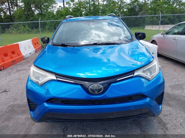 Toyota RAV4 LE 2017 JTMZFREV5HJ144776 Image 13