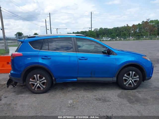 Toyota RAV4 LE 2017 JTMZFREV5HJ144776 Image 14