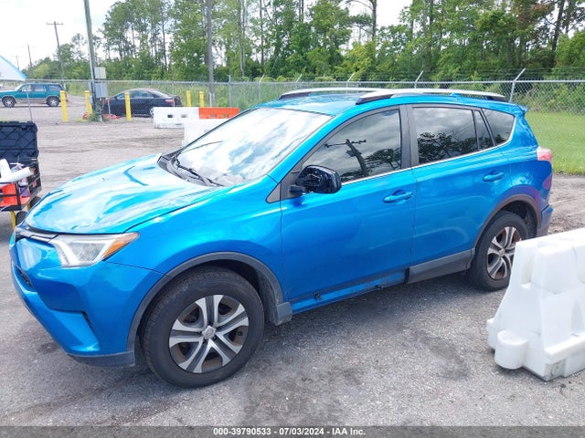 Toyota RAV4 LE 2017 JTMZFREV5HJ144776 Image 15