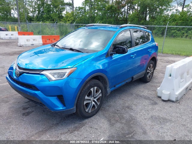 Toyota RAV4 LE 2017 JTMZFREV5HJ144776 Image 2