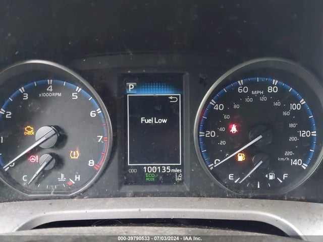 Toyota RAV4 LE 2017 JTMZFREV5HJ144776 Image 7