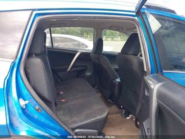 Toyota RAV4 LE 2017 JTMZFREV5HJ144776 Image 8