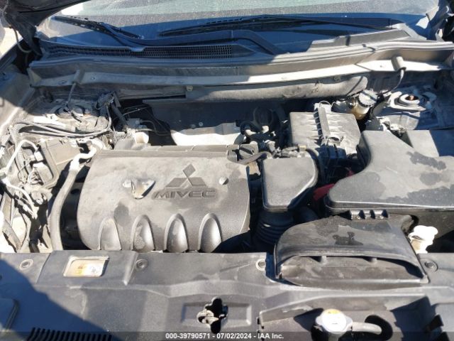 JA4AZ3A3XJZ057074 Mitsubishi Outlander Es