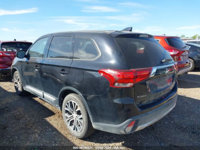 JA4AZ3A3XJZ057074 Mitsubishi Outlander Es