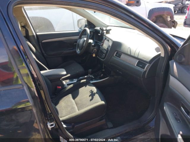 JA4AZ3A3XJZ057074 Mitsubishi Outlander Es