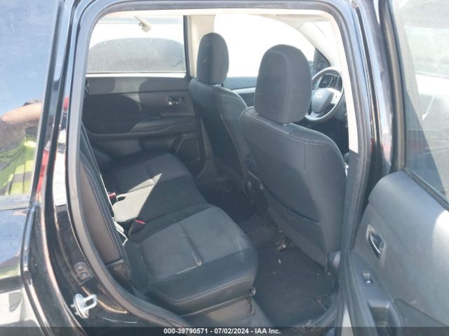 JA4AZ3A3XJZ057074 Mitsubishi Outlander Es