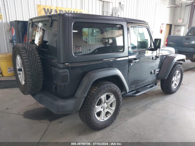 1C4GJXAG8JW320052 Jeep Wrangler Sport S 4x4