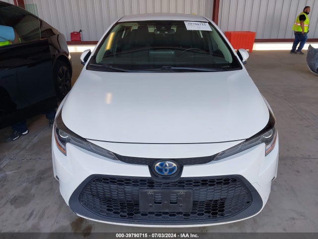Toyota Corolla Hybrid Le 2021 JTDEAMDE3MJ004575 Image 13