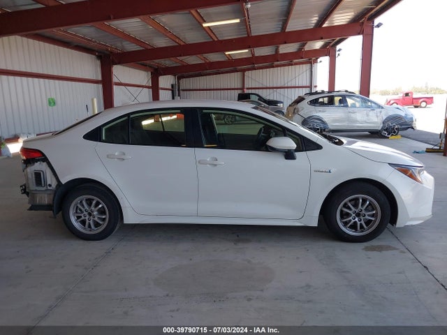 Toyota Corolla Hybrid Le 2021 JTDEAMDE3MJ004575 Image 14