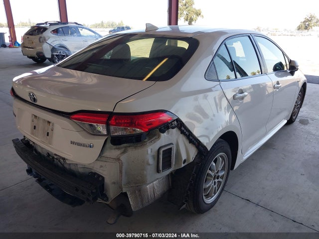Toyota Corolla Hybrid Le 2021 JTDEAMDE3MJ004575 Image 4