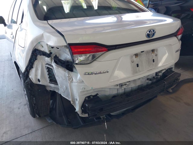 Toyota Corolla Hybrid Le 2021 JTDEAMDE3MJ004575 Image 6