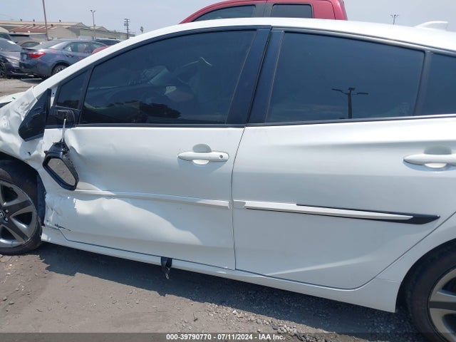 Toyota PRIUS XLE 2020 JTDKARFU9L3118328 Image 13