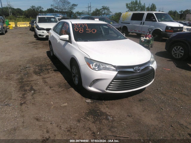 Toyota CAMRY LE 2015 4T1BF1FK0FU995544 Image 1