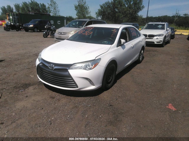 Toyota CAMRY LE 2015 4T1BF1FK0FU995544 Image 2