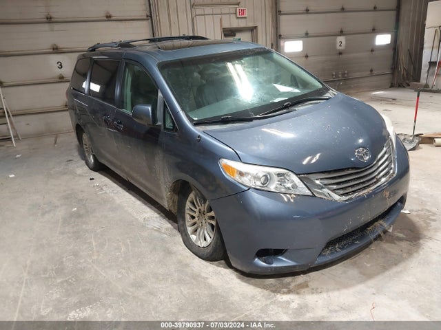 Toyota Sienna Xle V6 8 Passenger 2014 5TDYK3DC4ES410517 zdjęcie główne