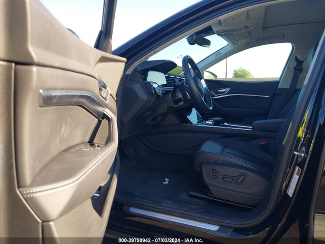 WA1LAAGE6PB015046 Audi E-tron Premium Plus Quattro