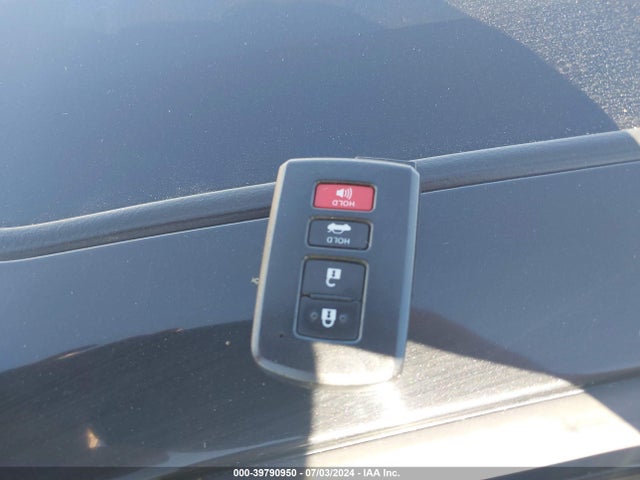 Toyota COROLLA SE 2018 5YFBURHE7JP760788 Image 11
