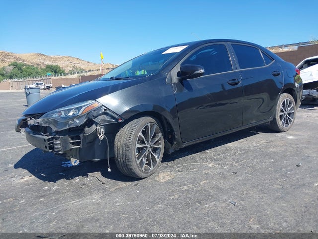 Toyota COROLLA SE 2018 5YFBURHE7JP760788 Image 2