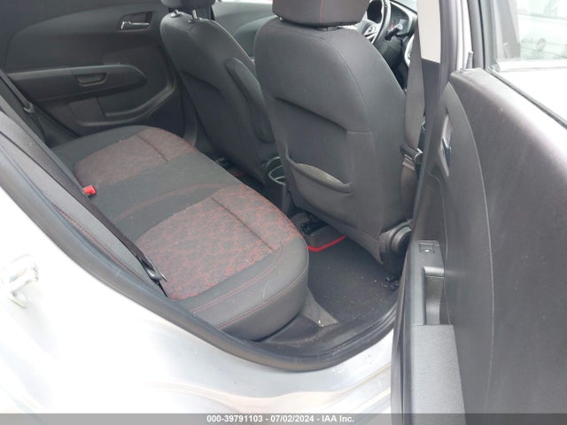 Chevrolet Sonic Lt Auto 2017 1G1JD6SB1H4150433 Image 8