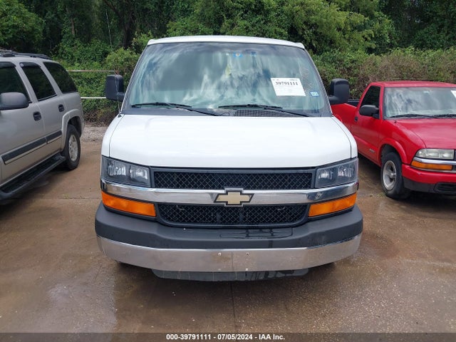 1GAWGRFAXE1172721 Chevrolet Express 2500 Lt