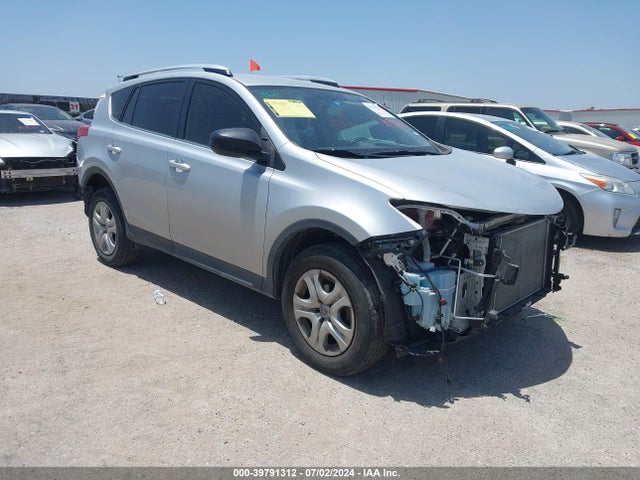 Toyota RAV4 LE 2015 JTMZFREV6FJ036454 головне зображення