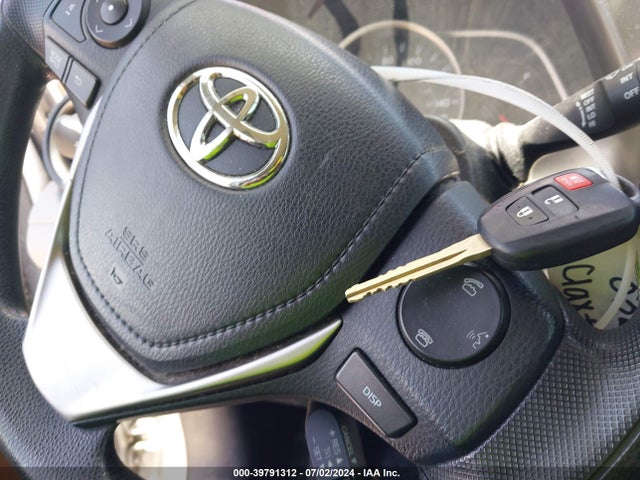 Toyota RAV4 LE 2015 JTMZFREV6FJ036454 Image 11