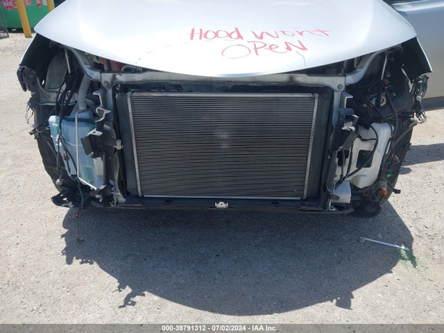 Toyota RAV4 LE 2015 JTMZFREV6FJ036454 Image 6