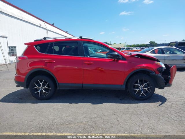 2T3JFREV8HW600011 Toyota RAV4 SE
