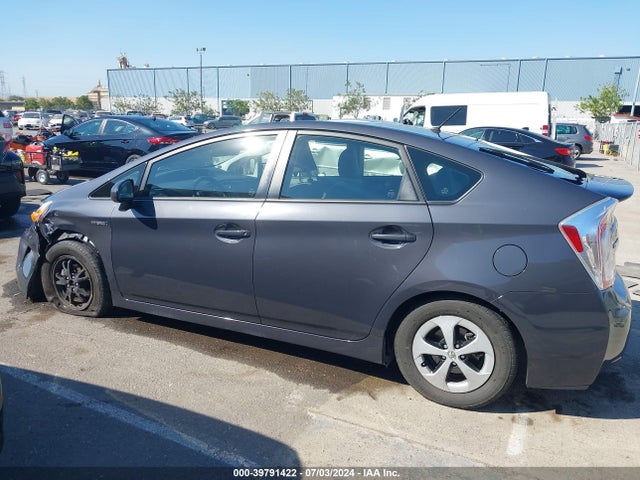 Toyota Prius Two 2014 JTDKN3DU4E1771345 Image 14
