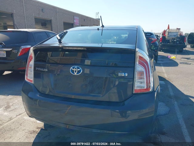 Toyota Prius Two 2014 JTDKN3DU4E1771345 Image 16