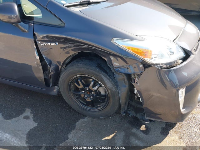 Toyota Prius Two 2014 JTDKN3DU4E1771345 Image 6