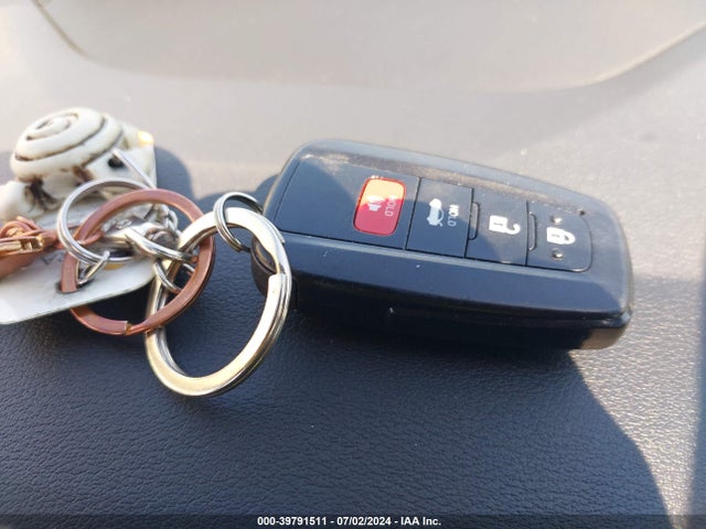 Toyota Corolla Hybrid Le 2021 JTDEAMDE3MJ015785 Image 11