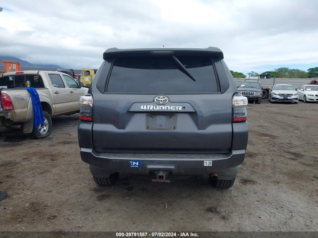 Toyota 4RUNNER SR5 2015 JTEZU5JRXF5104475 Image 16