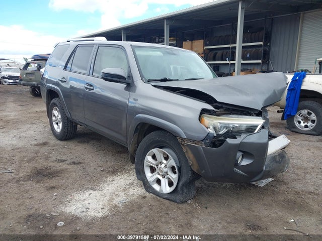 Toyota 4RUNNER SR5 2015 JTEZU5JRXF5104475 Image 17