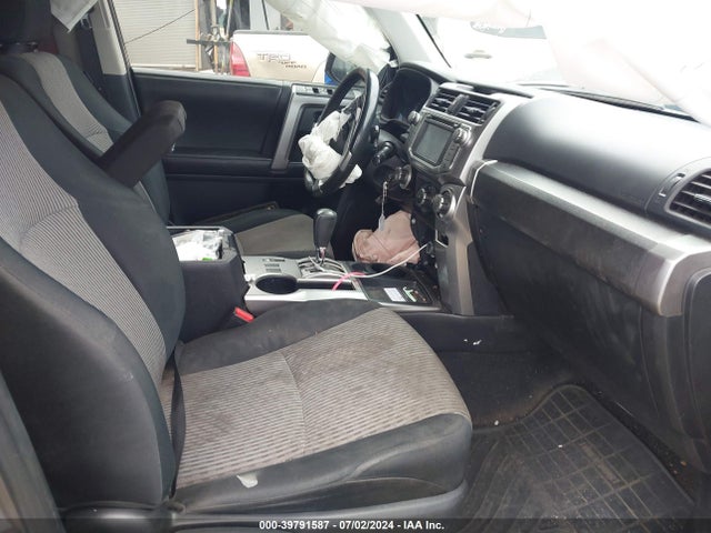 Toyota 4RUNNER SR5 2015 JTEZU5JRXF5104475 Image 5