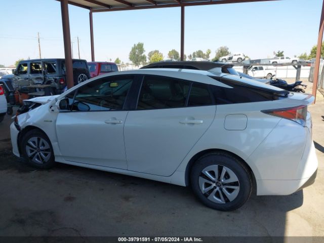 JTDKARFU3G3502451 Toyota Prius Four