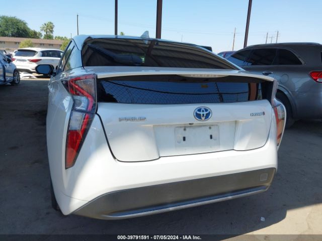 JTDKARFU3G3502451 Toyota Prius Four