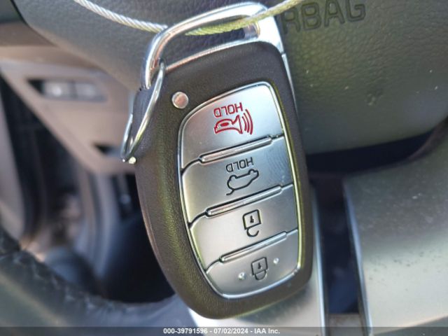 KMHC75LC0HU028196 Hyundai Ioniq Hybrid Sel