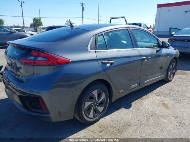 KMHC75LC0HU028196 Hyundai Ioniq Hybrid Sel