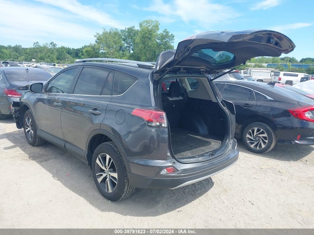 Toyota Rav4 Xle 2018 JTMWFREVXJD117581 Image 3