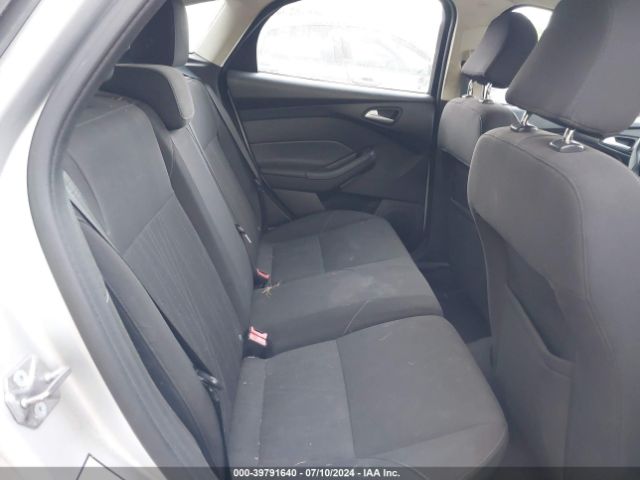 1FADP3K26FL224464 Ford FOCUS SE