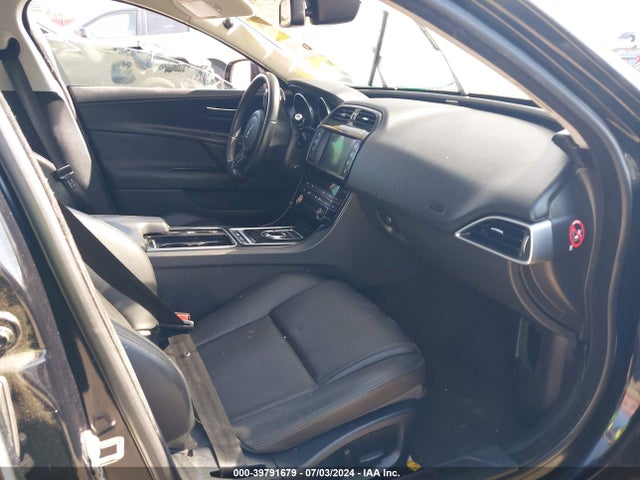 SAJAR4FX7JCP27238 Jaguar XE