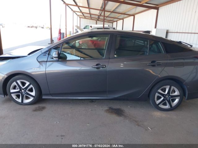 JTDKARFU8H3543577 Toyota Prius Three Touring