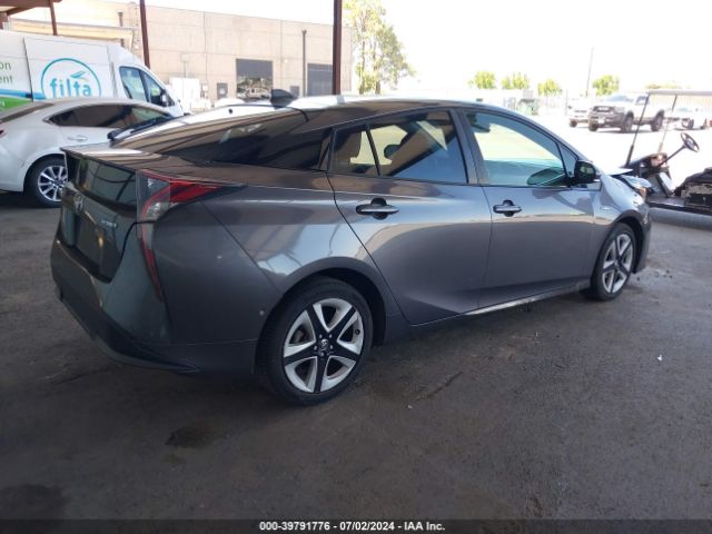 JTDKARFU8H3543577 Toyota Prius Three Touring