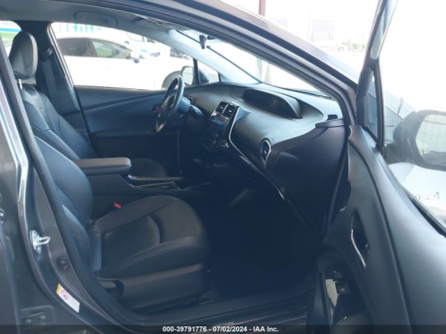 JTDKARFU8H3543577 Toyota Prius Three Touring