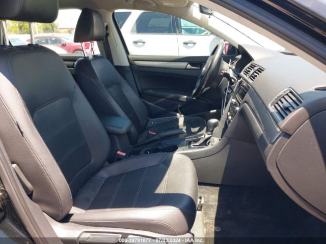 1VWAT7A36FC053822 Volkswagen Passat 1.8t Wolfsburg Edition